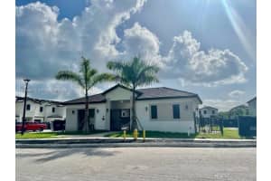 241 Sw 159th Ct 0 Pembroke Pines, FL 33027 - MLS#A11944672
