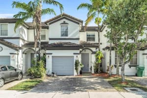 7713 Nw 114th Path, Doral