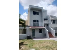 984 W 40th St 2 Hialeah, FL 33012 - MLS#A11944694