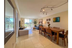 8900 Washington Blvd 401a Pembroke Pines, FL 33025 - MLS#A11944710