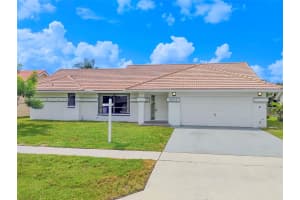 9654 Sun Pointe Dr Boynton Beach, FL 33437 - MLS#A11944716