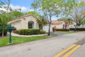 955 Azure Ln Weston, FL 33326 - MLS#A11944739