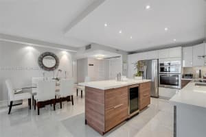 2301 Collins Ave APT 810, Miami Beach, FL 33139, - MLS#A11944748