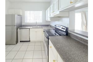 2331 Nw 96th Ter 17l Pembroke Pines, FL 33024 - MLS#A11944758