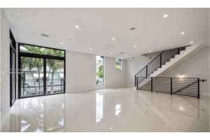 909 Ne 16th Ter 6 Fort Lauderdale, FL 33304 - MLS#A11944791