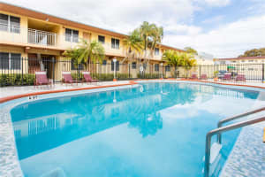 75 Fairway Dr 10w Miami Springs, FL 33166 - MLS#A11944793