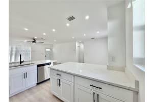 671 Nw 37th Ave Lauderhill, FL 33311 - MLS#A11944798