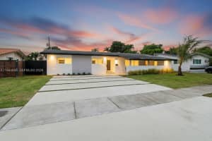 4940 Sw 87th Ct Miami, FL 33165 - MLS#A11944806