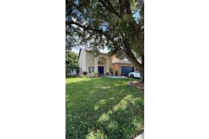 5740 Sw 57th Way, Davie