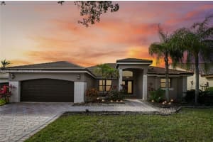 700 Verona Ct, Weston