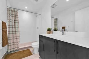 1642 Ne 1st Ave 2114 Miami, FL 33132 - MLS#A11944983