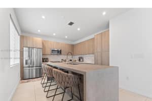 6810 Nw 103rd Pl Doral, FL 33178 - MLS#A11945009