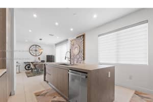 6810 Nw 103rd Pl Doral, FL 33178 - MLS#A11945009