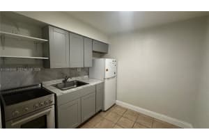 732 Moffett St 3 Hallandale Beach, FL 33009 - MLS#A11945045