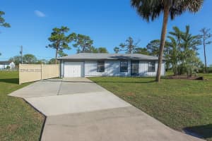 6502 Kenwood Rd . Fort Pierce, FL 34951 - MLS#A11945106