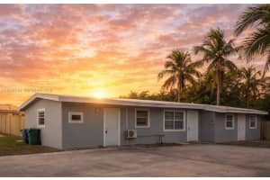 1572 Ne 149th St, Miami