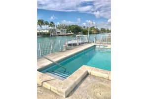 250 Shore Dr , Miami Beach, FL 33141 - MLS#A11945125