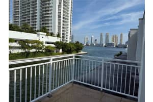 3745 Ne 171st St 40, North Miami Beach