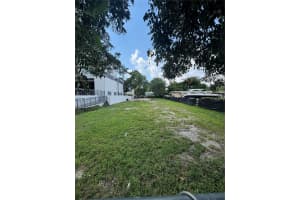 2720 Sw 17th St Miami, FL 33145 - MLS#A11945221