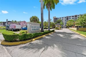 17890 W Dixie 603 North Miami Beach, FL 33160 - MLS#A11945299