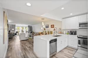 380 Racquet Club Rd 204 Weston, FL 33326 - MLS#A11945358