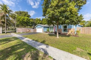 12391 Nw 29th Mnr Sunrise, FL 33323 - MLS#A11945442