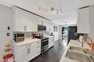 3301 Raleigh St 4e Hollywood, FL 33021 - MLS#A11945529