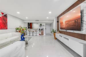 8635 Nw 8th St 413, Miami