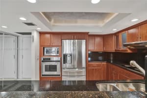 400 Leslie Dr 710 Hallandale Beach, FL 33009 - MLS#A11945539