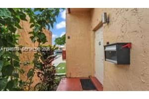 6 Spinning Wheel Ln Tamarac, FL 33319 - MLS#A11945578