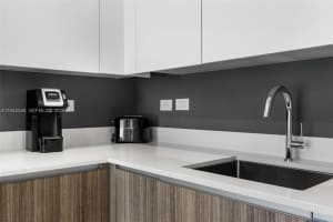 239 Sw 9th St 2102 Miami, FL 33130 - MLS#A11945588