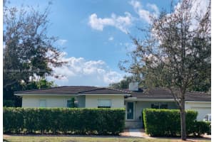 1240 S Alhambra Cir Coral Gables, FL 33146 - MLS#A11945646