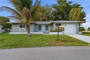 5805 Nw 72nd Ave Tamarac, FL 33321-6039 - MLS#A11945650