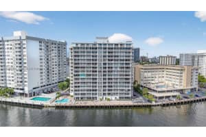 121 Golden Isles Dr 104 Hallandale Beach, FL 33009 - MLS#A11945656