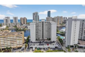 121 Golden Isles Dr 104 Hallandale Beach, FL 33009 - MLS#A11945656