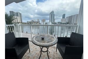 121 Golden Isles Dr 104 Hallandale Beach, FL 33009 - MLS#A11945656