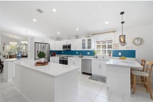 20494 Sw 5th St, Pembroke Pines