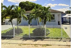 2376 Nw 104th St, Miami