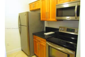 1731 Nw 96th Ter 2j, Pembroke Pines