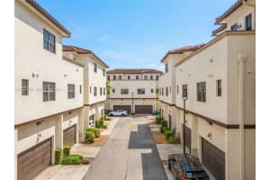 8453 Nw 51st Ter 8453 Doral, FL 33166 - MLS#A11945755