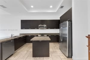 8453 Nw 51st Ter 8453 Doral, FL 33166 - MLS#A11945755