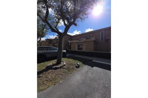 8544 Nw 140th Ter 1003, Miami Lakes