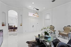 1499 Victoria Isle Dr Weston, FL 33327 - MLS#A11945835