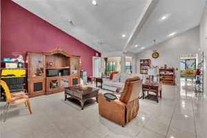 8221 Pine Dr 61 Tamarac, FL 33321 - MLS#A11945895