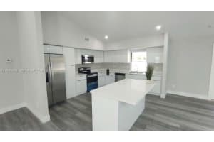 333 Ne Greenbrier Ave Port Saint Lucie, FL 34983 - MLS#A11945929