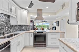 329 Se 3rd St 405p Hallandale Beach, FL 33009 - MLS#A11945960