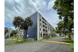 10090 Nw 80th Ct 1304 Hialeah Gardens, FL 33016 - MLS#A11945984