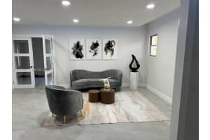 91 Glen Royal Pkwy, Miami