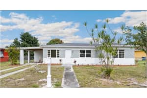 911 Nw 142nd St, Miami