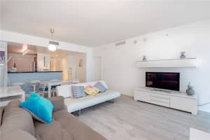 253 Ne 2nd St 907 Miami, FL 33132 - MLS#A11946086